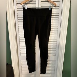 Pop Fit Leggings with Sheer detail!